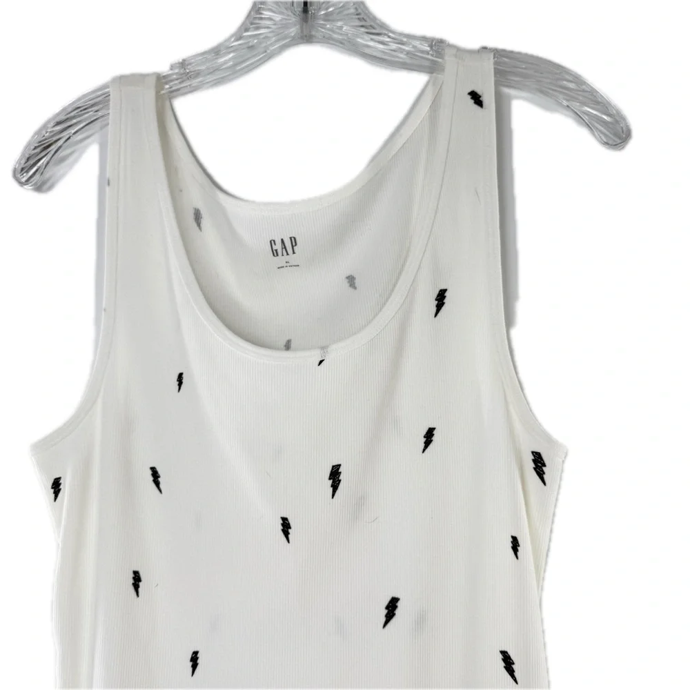 GAP White Rib-Knit Boyfriend Tank Top with Black Lightning Bolt Pattern Size XL
